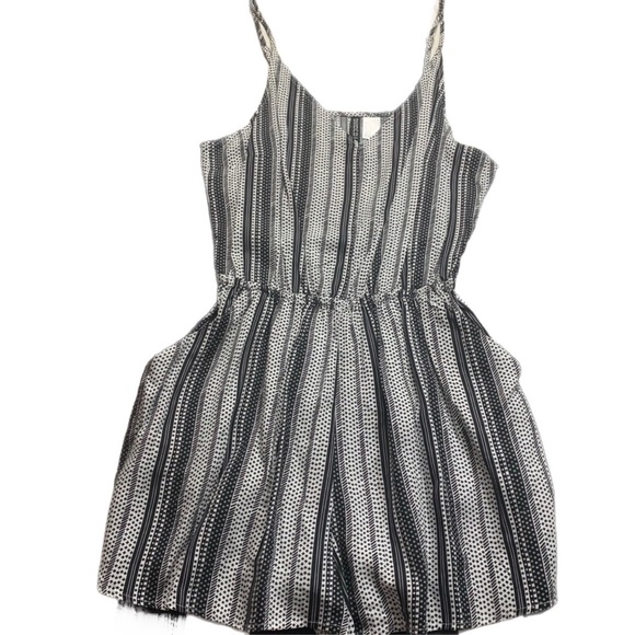 Divided Pants - 🔥2 for $30💥NWT Divided (H&M) adorable romper💥